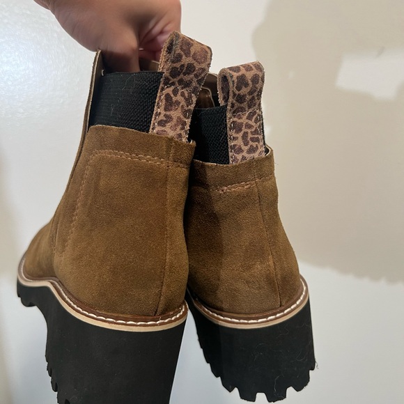 Dolce Vita Rielle Lug Sole Chelsea Fashion Boot in Brown - Picture 4 of 5